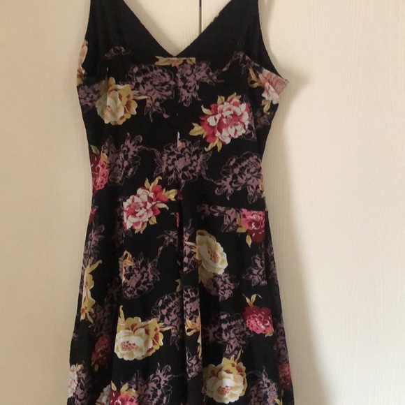 Woman’s Newport News whimsigoth Y2k Spaghetti strap stretchy Floral black dress - Picture 2 of 15